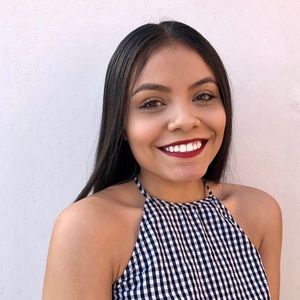 Meet your Posher, Mayra